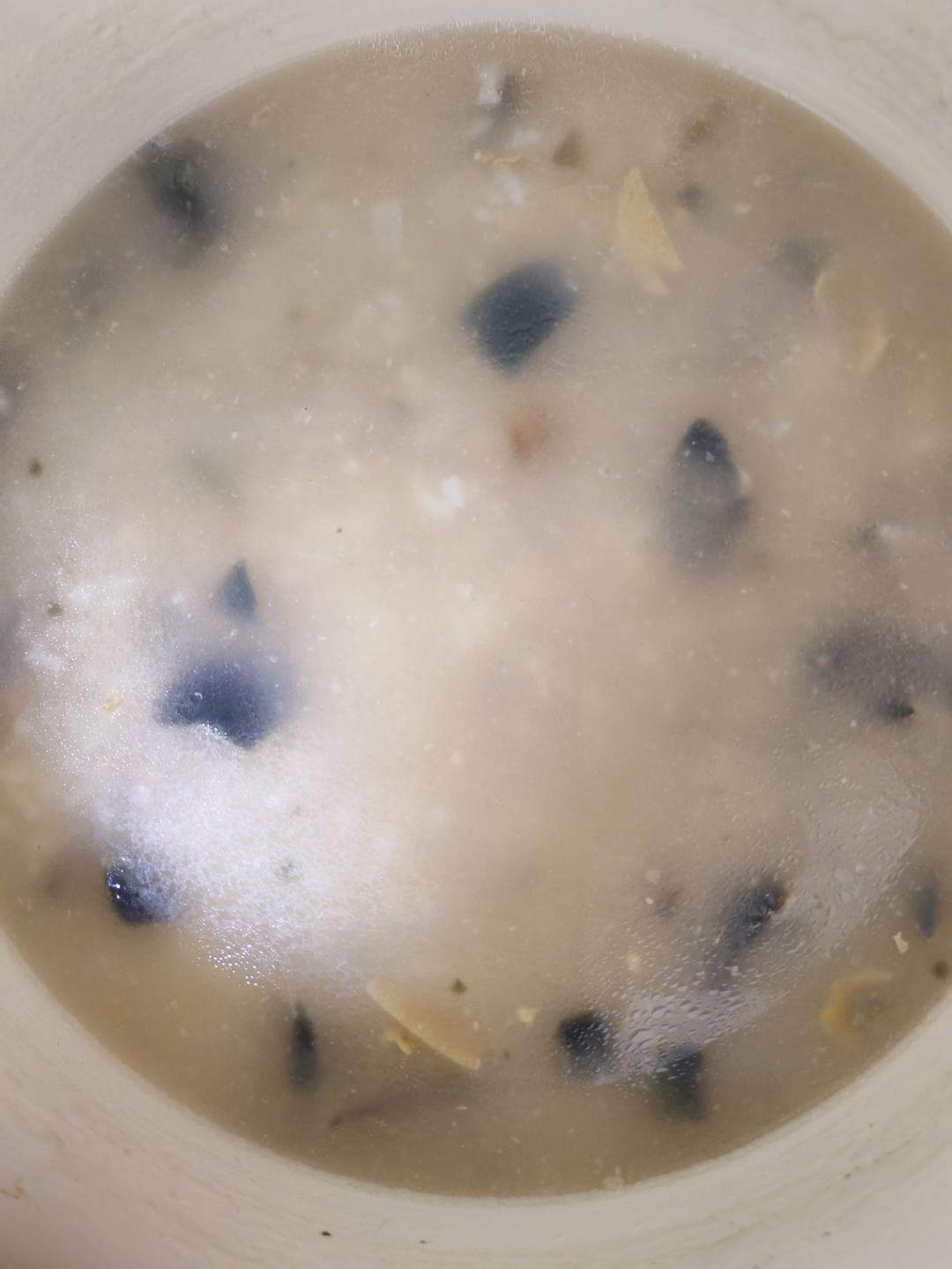 妈妈👩教我做的皮蛋瘦肉粥🥣简单快捷美味😋