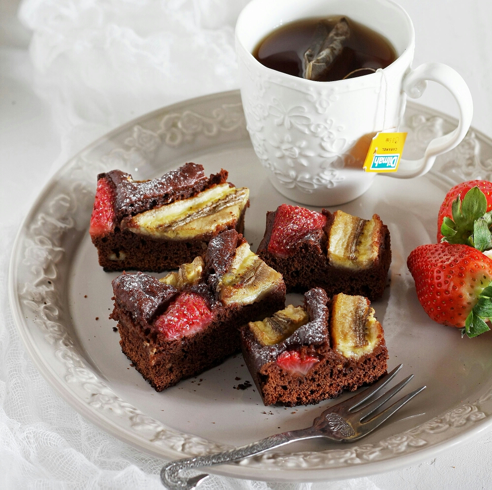 香蕉草莓巧克力蛋糕条的做法