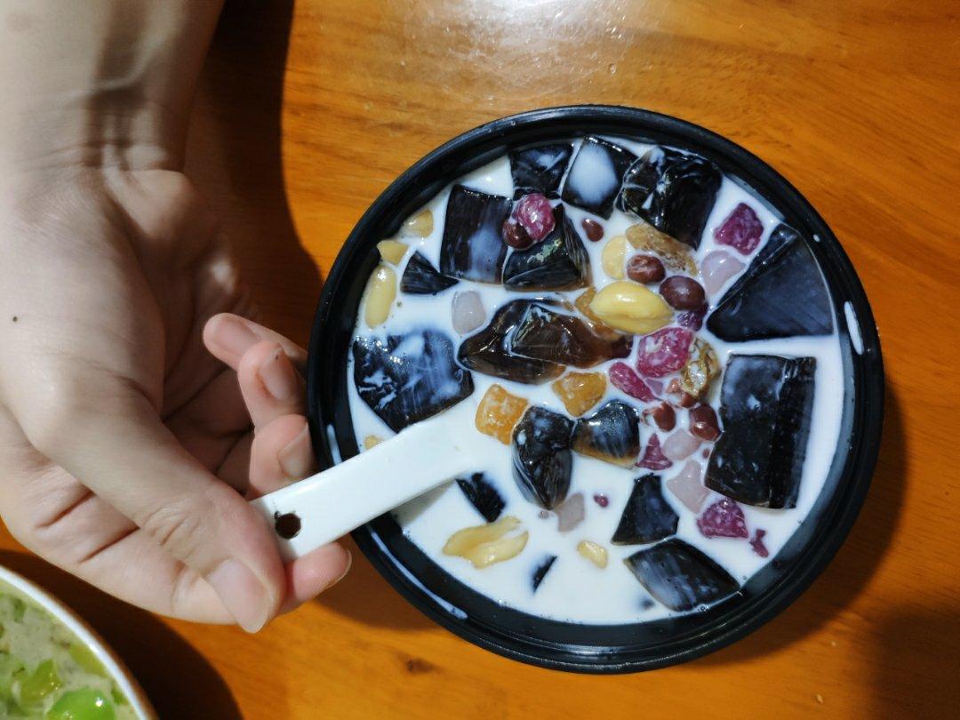 自制鲜芋仙【芋圆仙草红豆奶茶味】