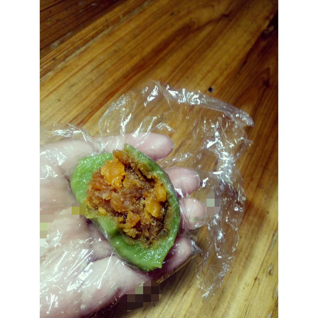 网红青团～～咸蛋黄肉松青团