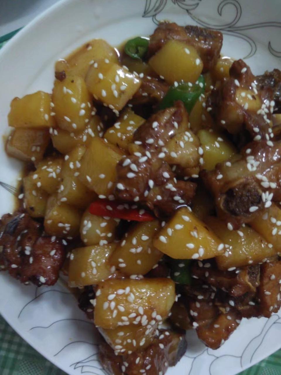土豆烧排骨