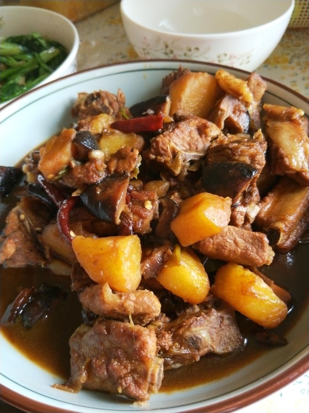 土豆炖排骨