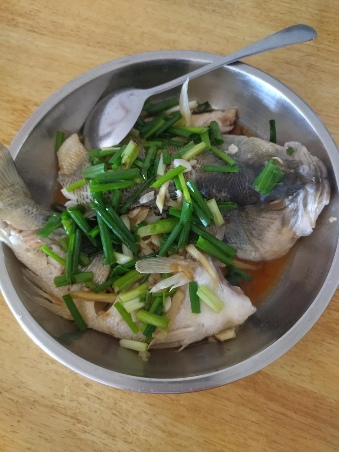 清蒸鲈鱼
