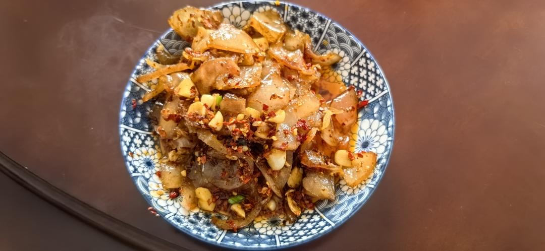 干辣椒炒腊猪脸肉