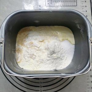 椰奶酥皮面包/椰奶吐司两种方法的做法 步骤1