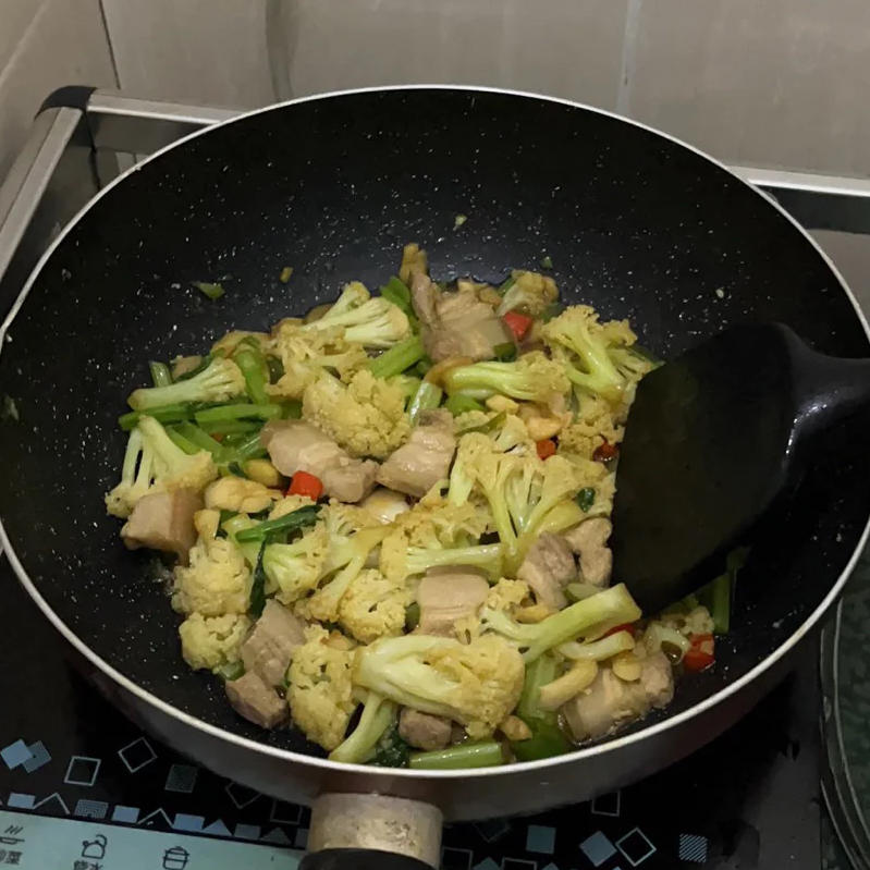 和饭店一个味道的干锅花菜