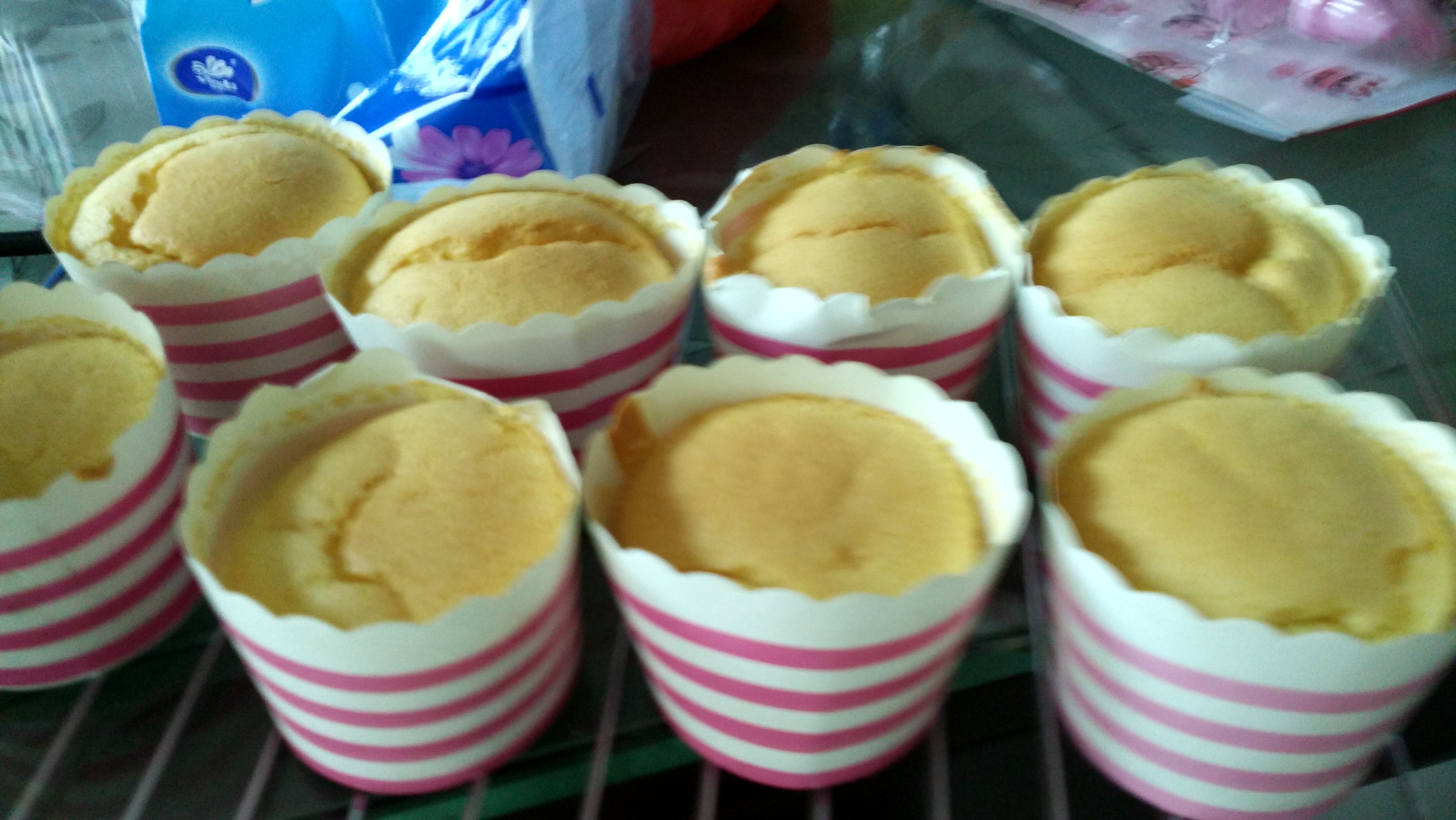 软绵绵戚风纸杯蛋糕