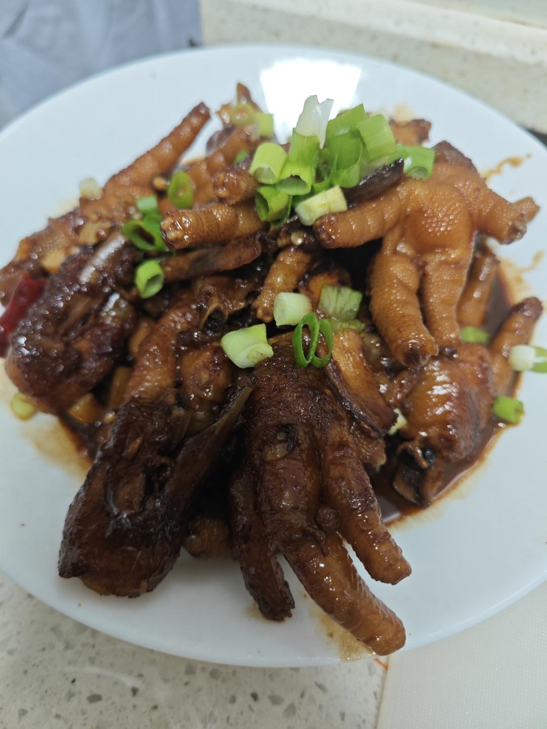 五花肉烧鹌鹑蛋