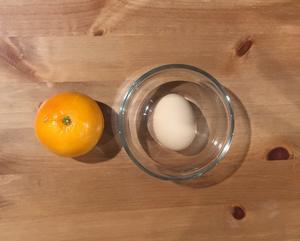 哆咪辅食之香橙蒸蛋_6个月宝宝辅食的做法 步骤1