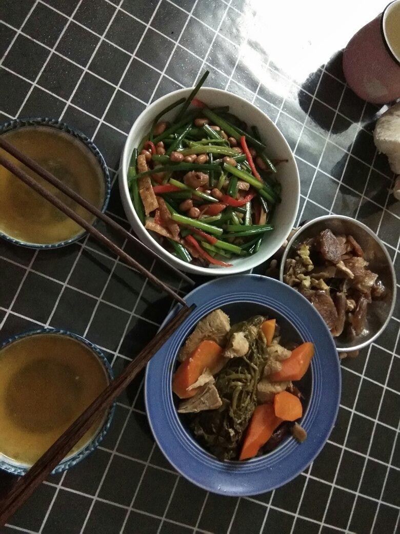 韭菜花虾米炒鱿干