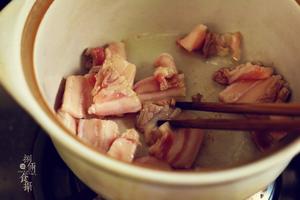 猪肉味增汤 深夜食堂版的做法 步骤2