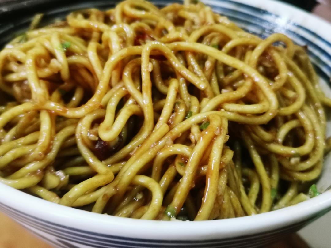 超简单超快手的热干面（小白也可以学会哦）