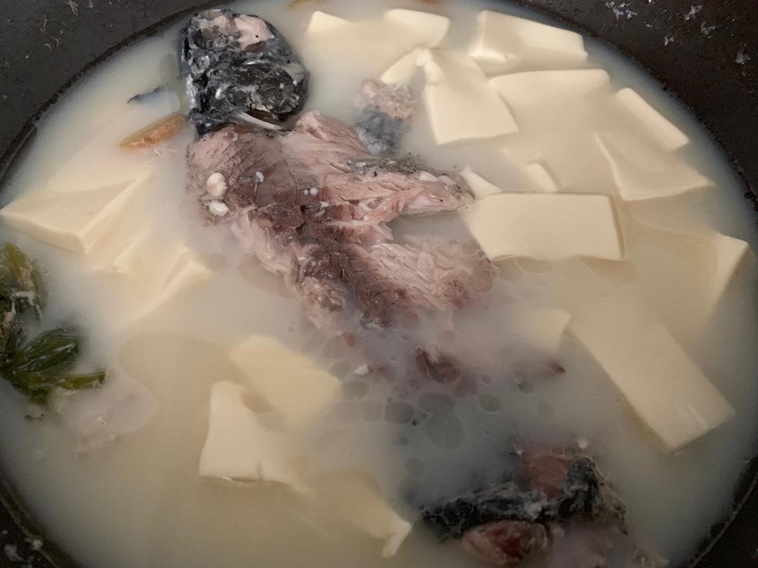 鲫鱼豆腐汤