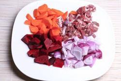 俄式红菜汤的做法 步骤1