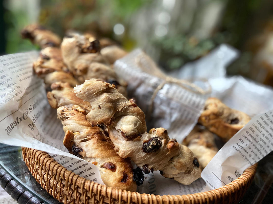 红酒葡萄干面包棒