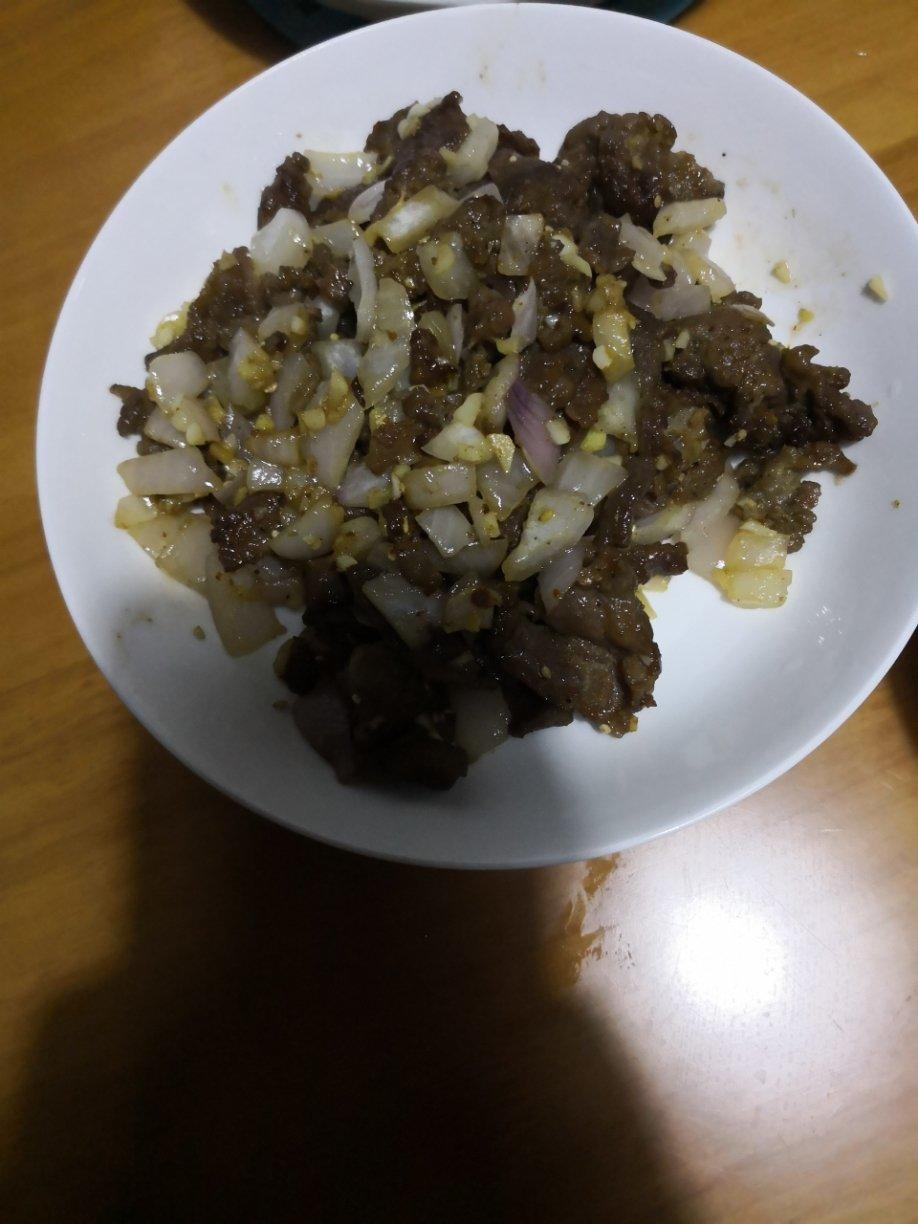 孜然洋葱炒牛肉粒