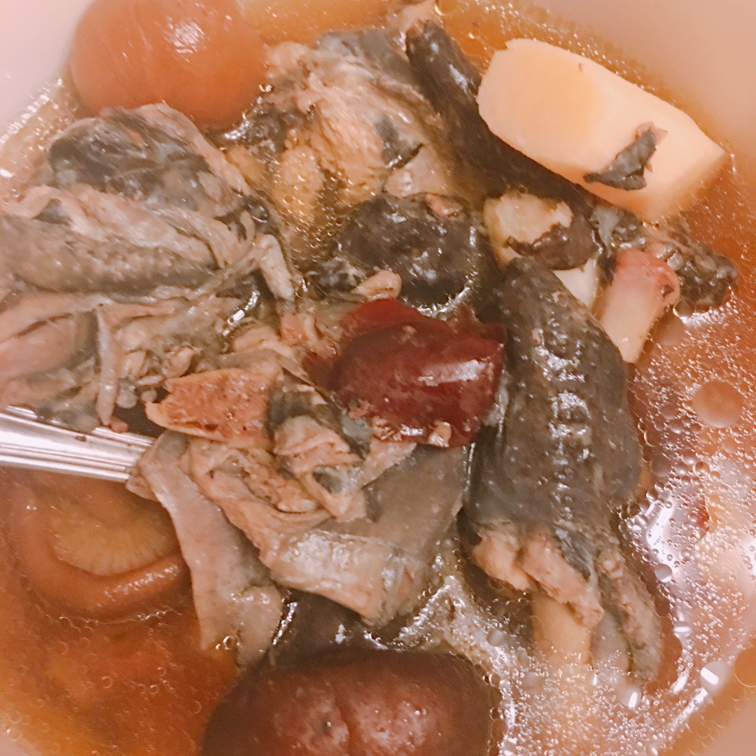 乌骨鸡煲汤