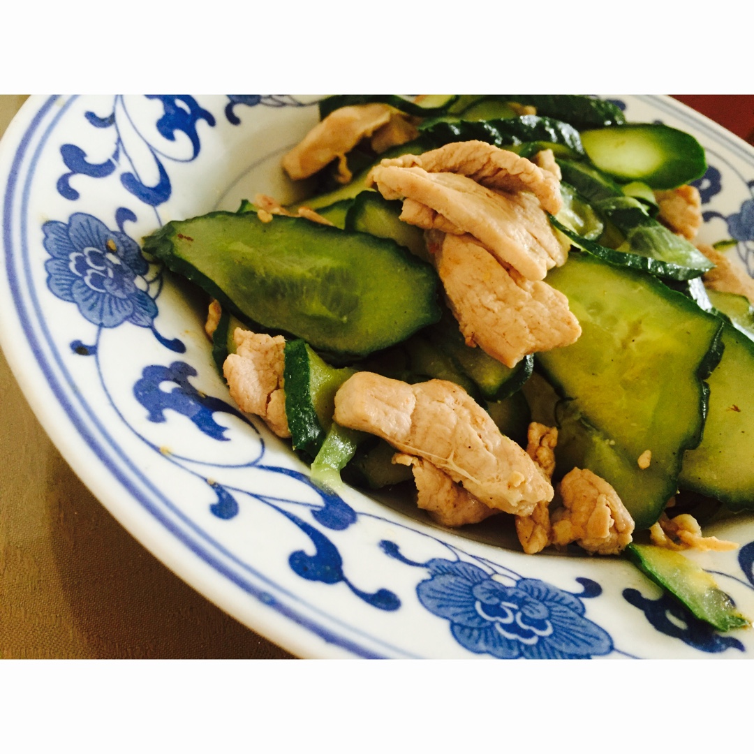 黄瓜炒肉片