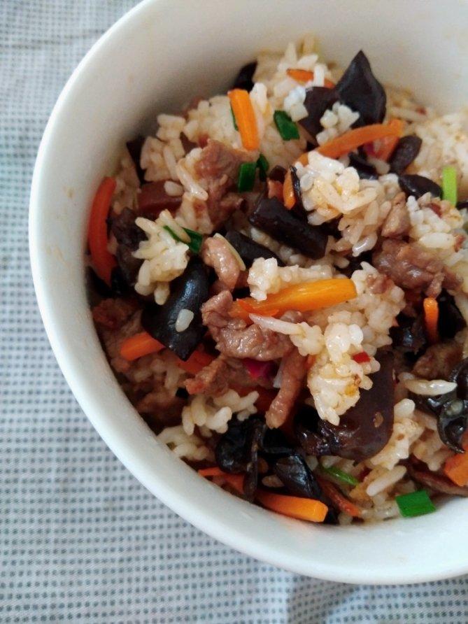 玉米胡萝卜火腿鸡蛋炒饭