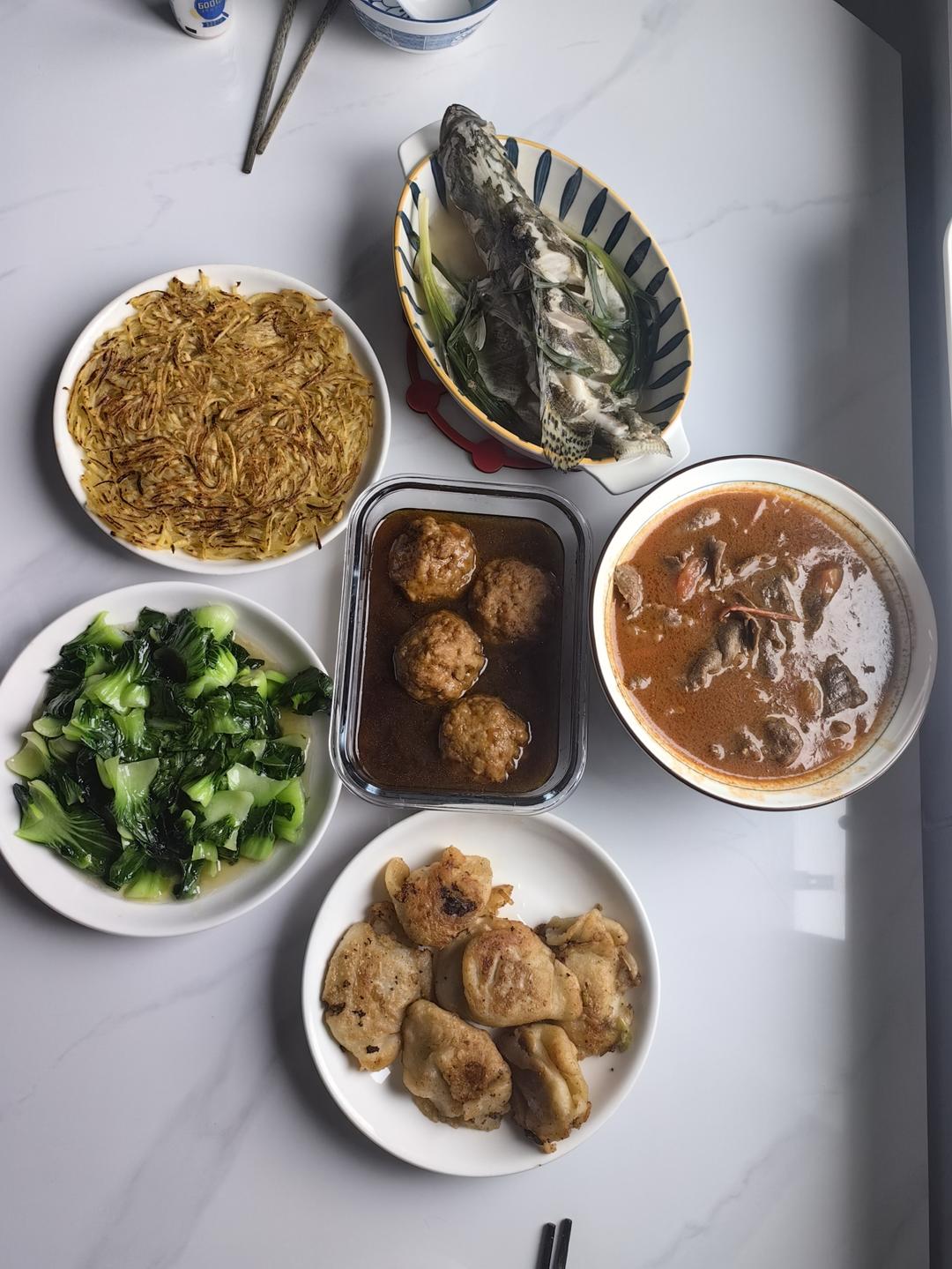 把梦想 化成了灶台上的一天又一天。