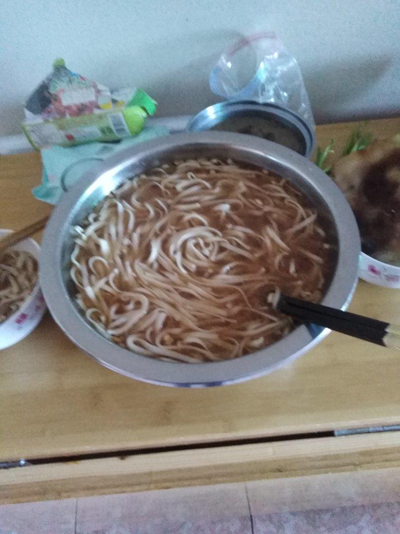 早餐来一碗清汤面，色香味俱全！