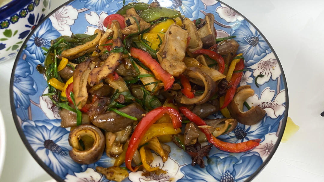 一菜二吃“米饭杀手”爆炒香辣猪肚&暖胃胡椒猪肚汤
