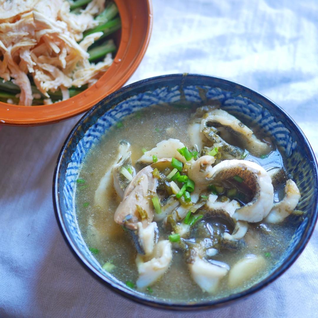 酸菜桂花鱼汤