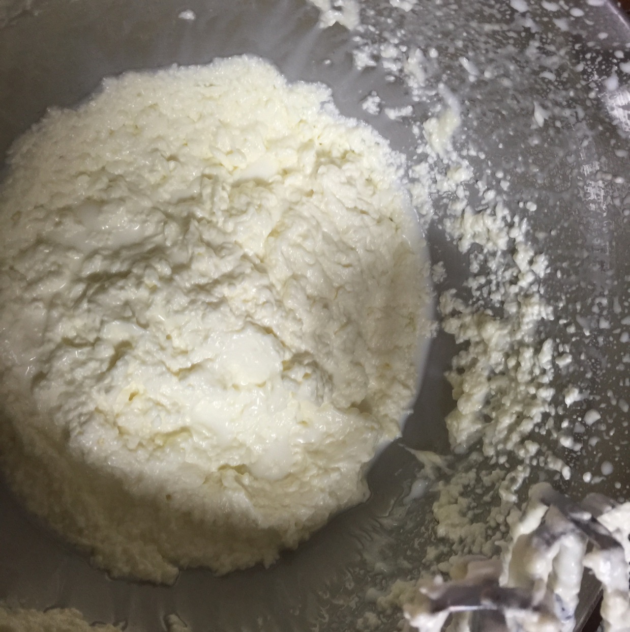 优雅烘焙第86集如何在家打出稳定淡奶油（手执打蛋器）方法二