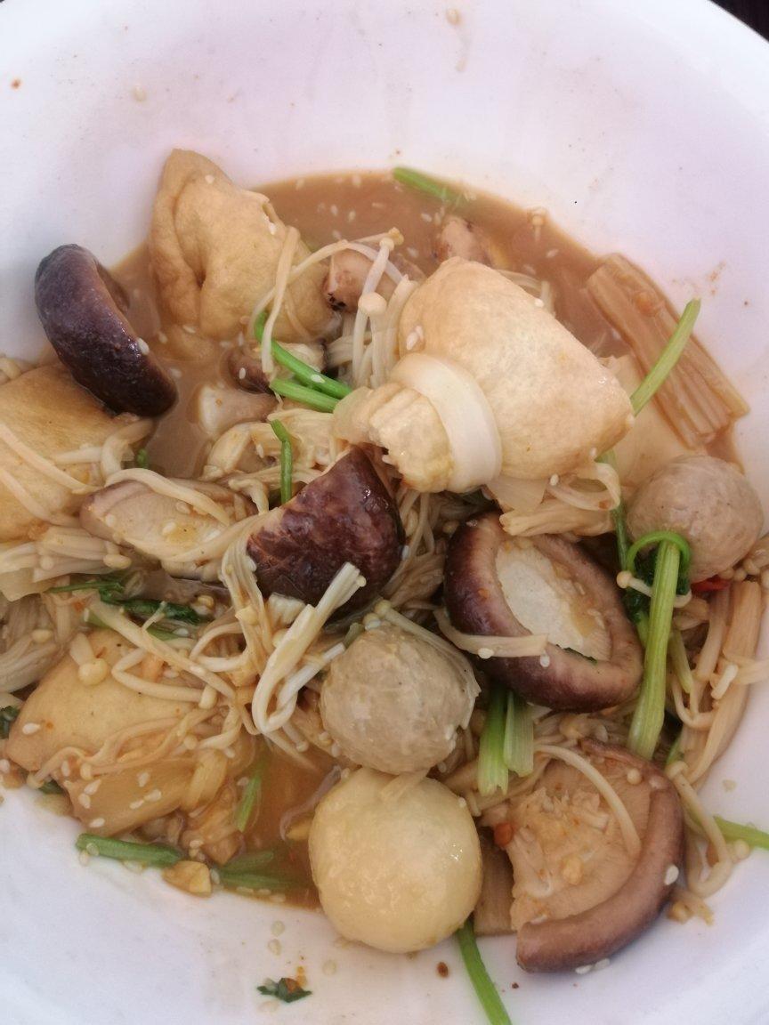 麻辣烫（虽然图片不好看，但是真的很好吃）