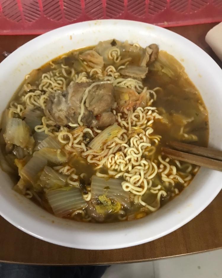 红烧排骨面