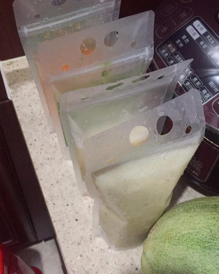 自制hey juice排毒果蔬汁。