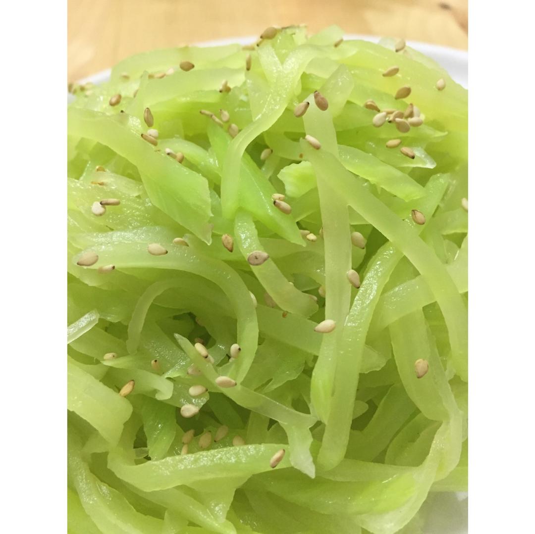 凉拌莴笋