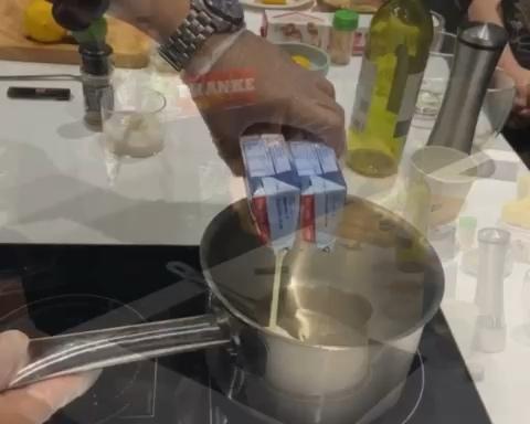 鲈鱼鸡肉慕斯配柠檬奶油汁的做法 步骤5