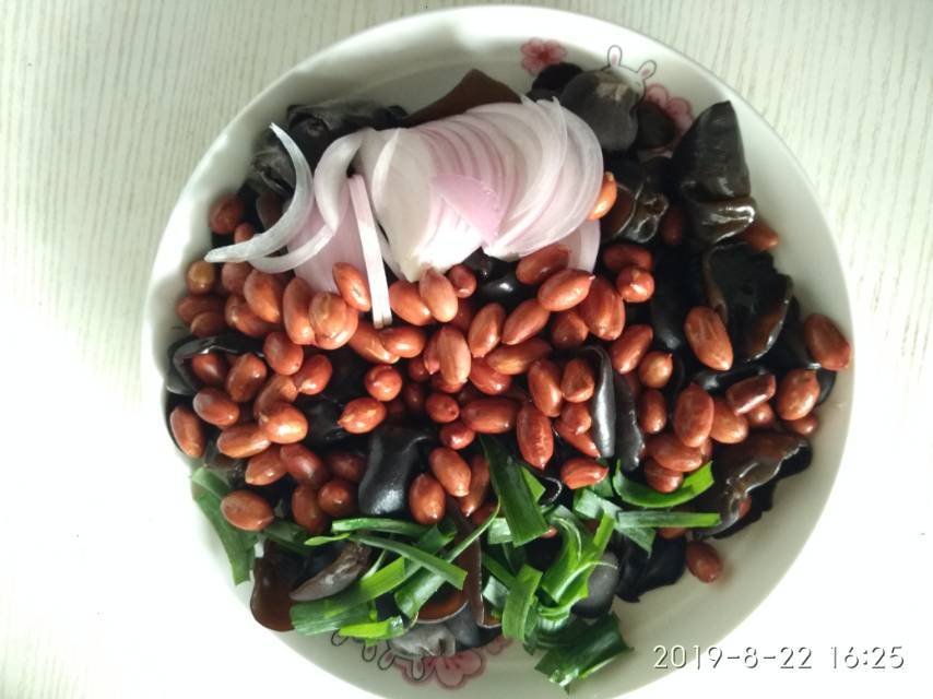 凉拌洋葱木耳–通血管开胃快手凉菜