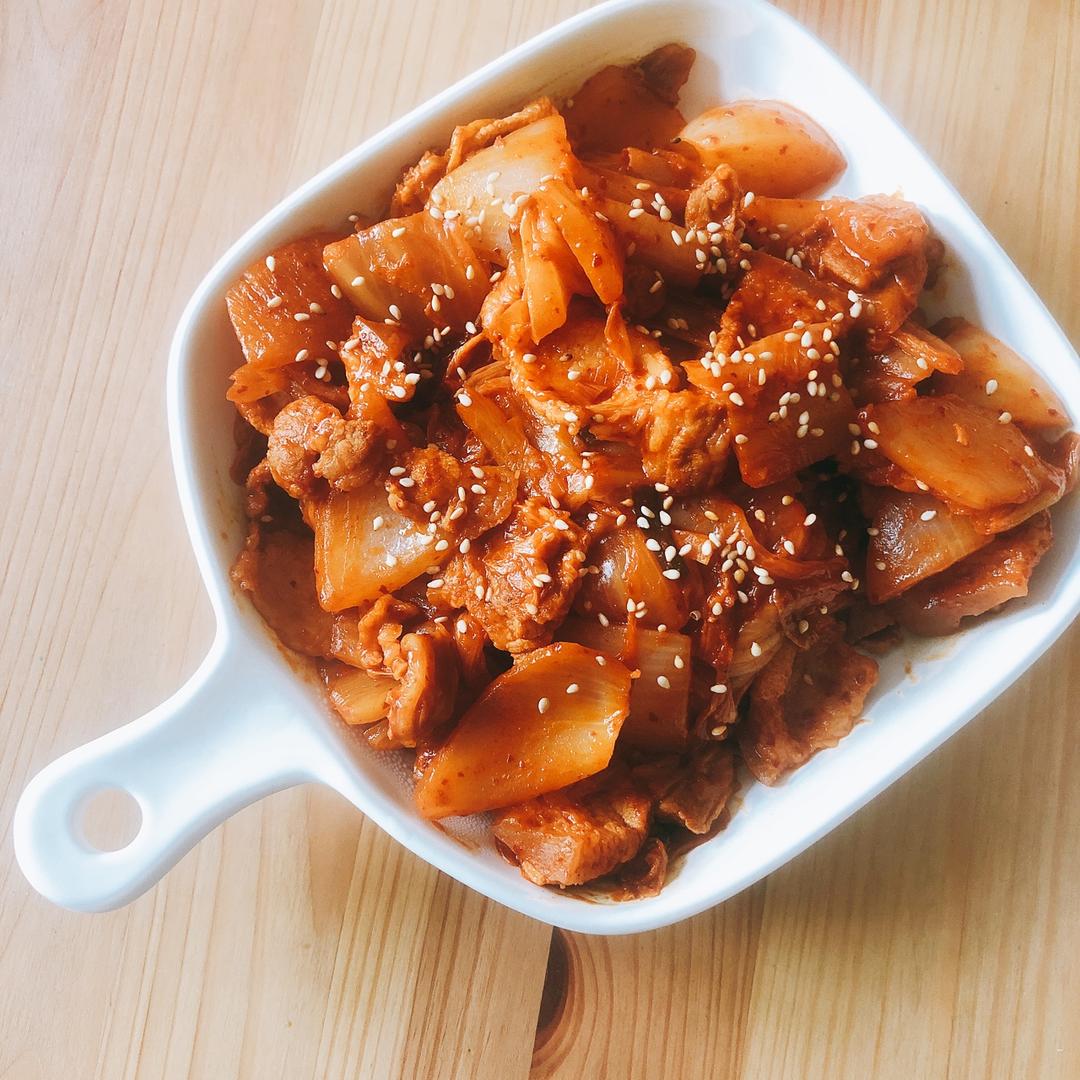 辣白菜炒五花肉