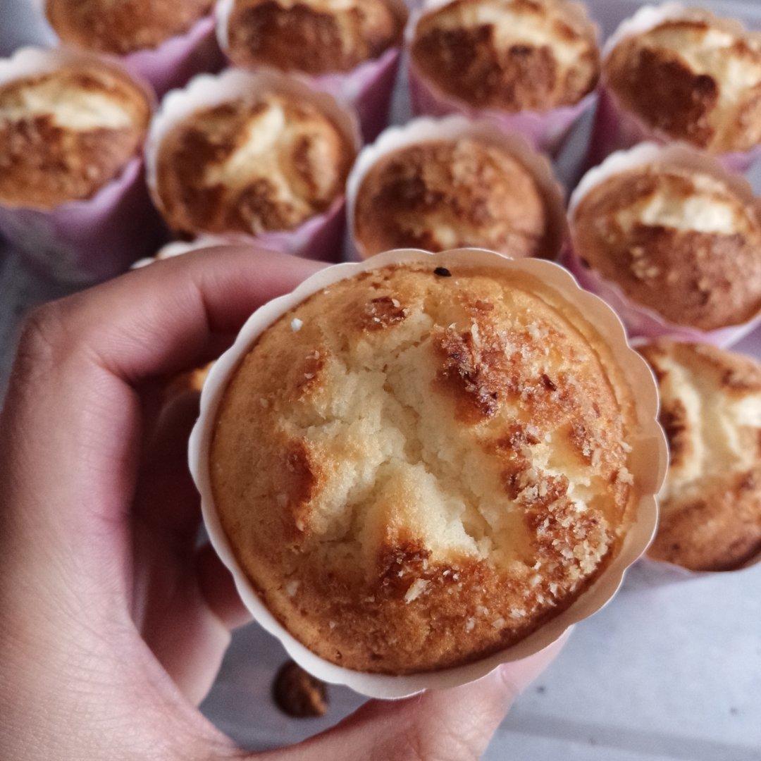 不会回缩的纸杯蛋糕