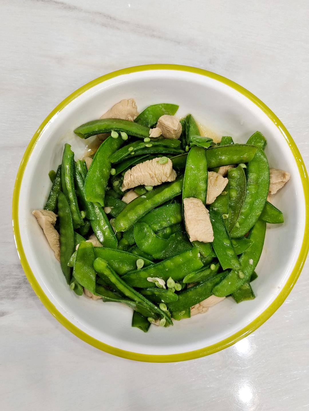 荷兰豆炒鸡丁+火龙果+无糖酸奶