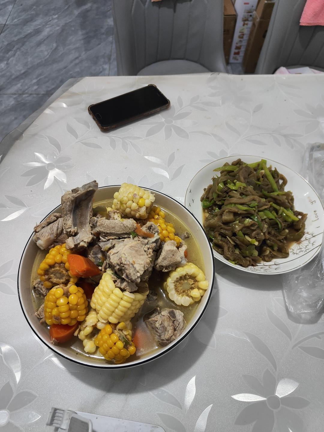 玉米排骨汤