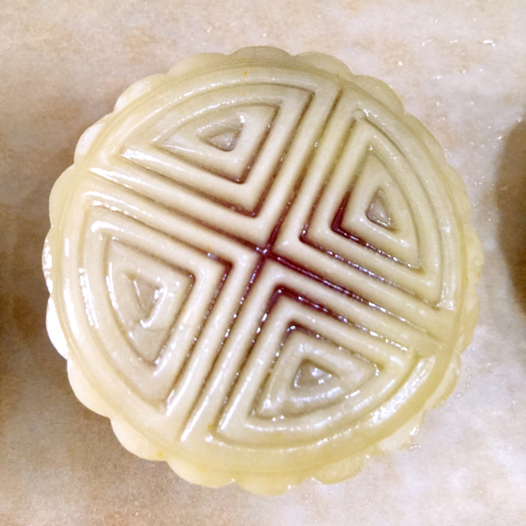 广式月饼——蛋黄莲蓉月饼