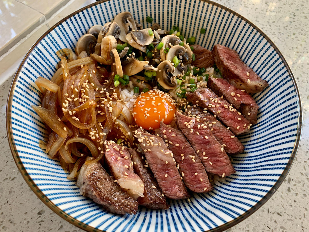 日式牛排饭