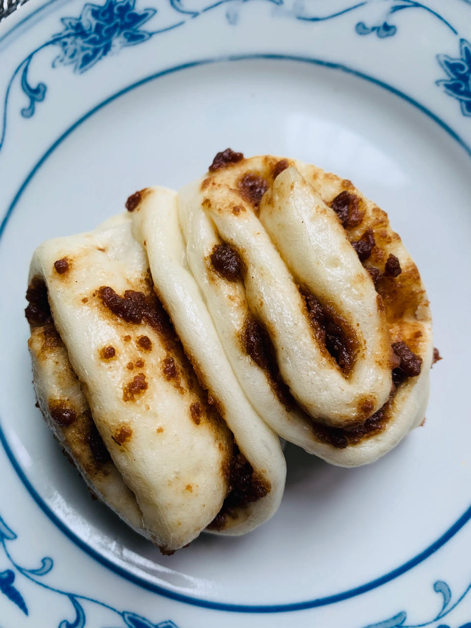 料特足的麻酱花卷，松软香甜可好吃啦！