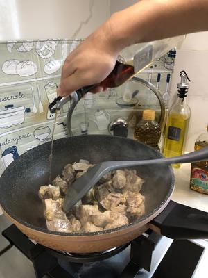 一看就会的干锅排骨虾的做法 步骤7