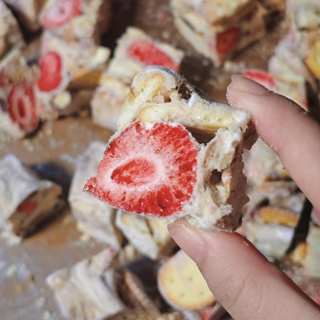 新年小点心🔥零失败草莓雪花酥