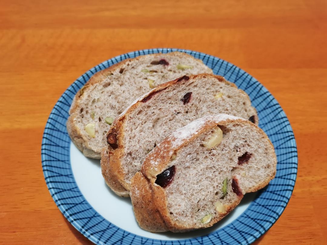 全麦蔓越莓核桃软欧包