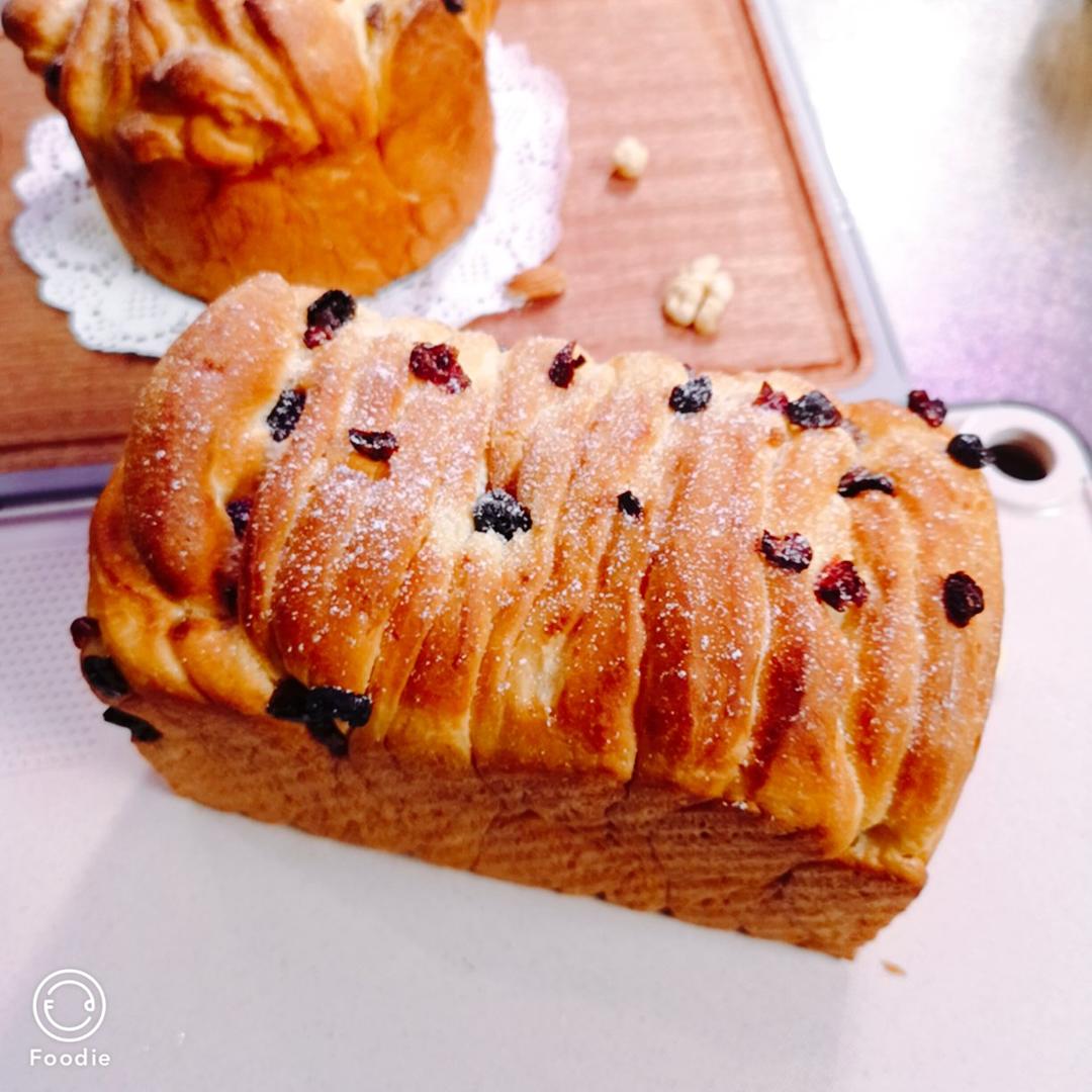 手撕蔓越莓炼乳吐司