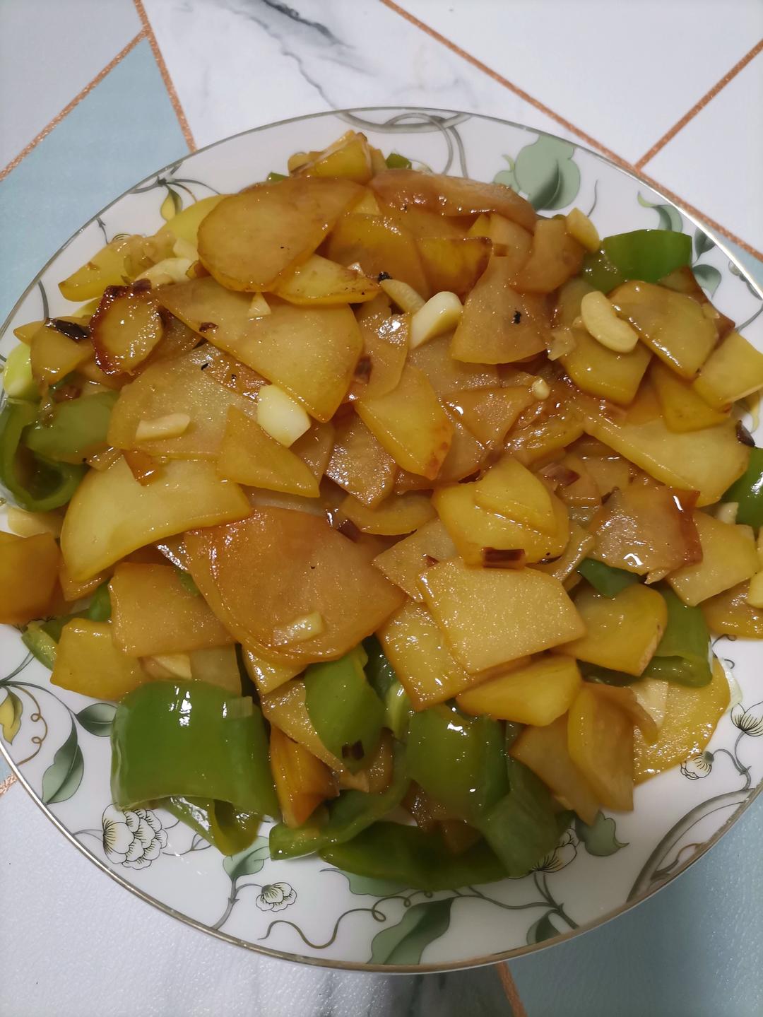 比肉都好吃的青椒炒土豆片😋简单又美味❗️