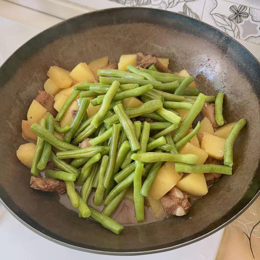 笼豆角土豆烧排骨&小排的做法 步骤8