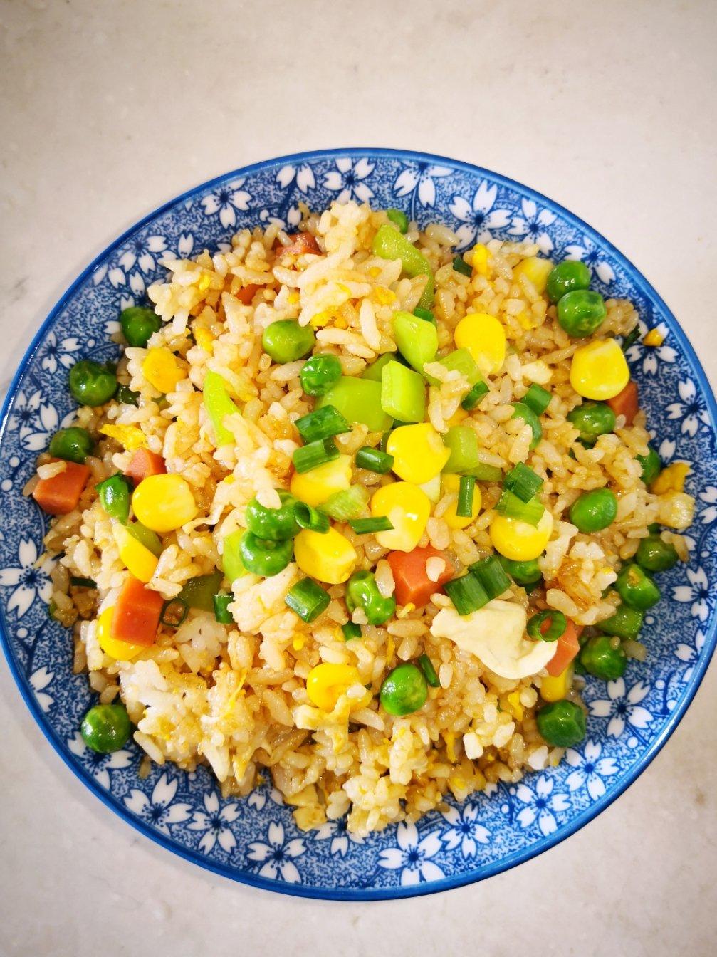 校园味道之火腿蛋炒饭