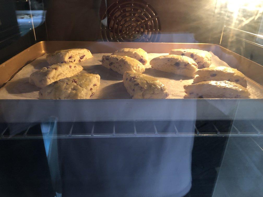 完美裂纹～百分百成功的超好吃奶香司康（禁止搬运）