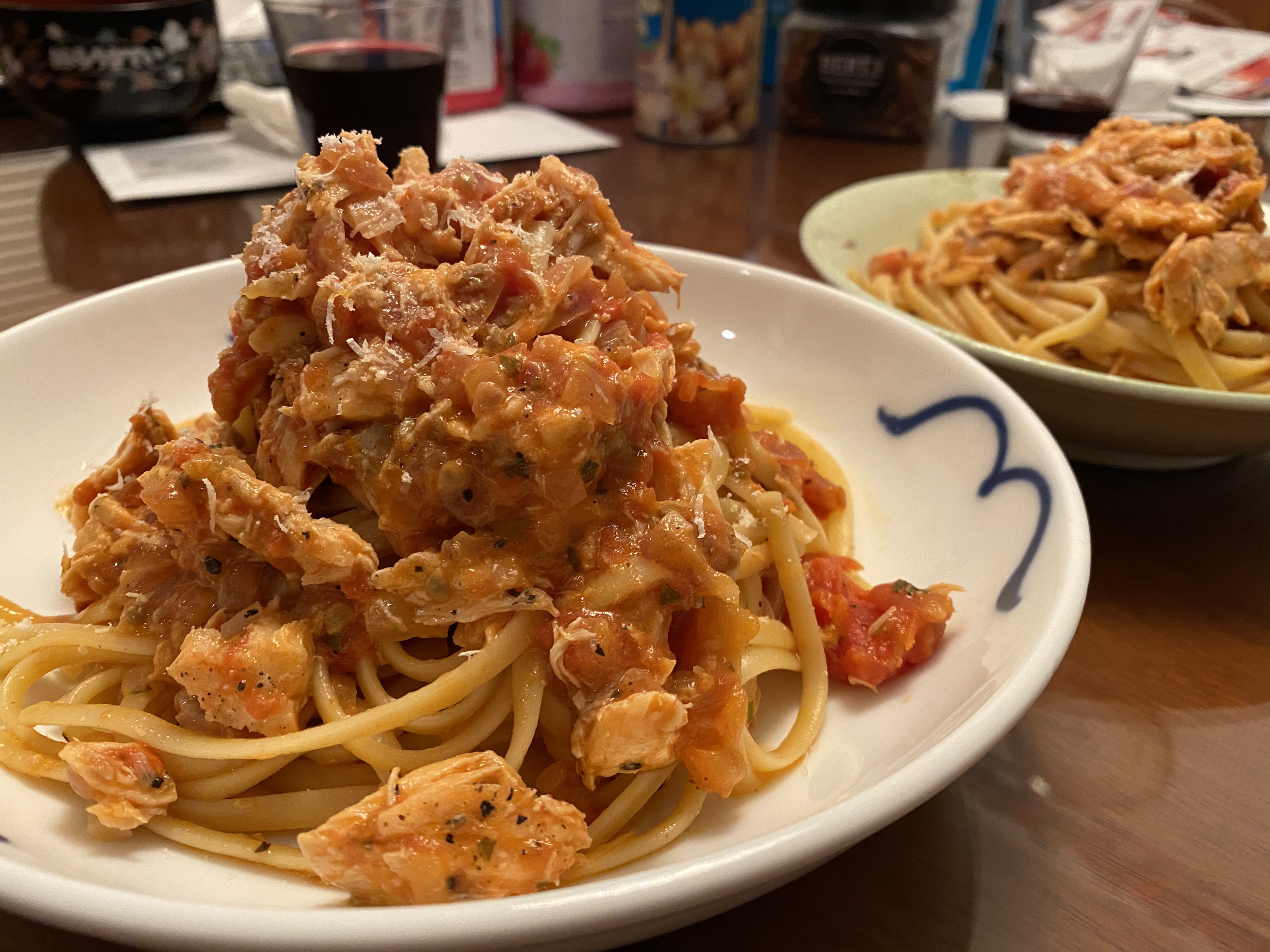 creamy salmon tomato pasta 三文鱼番茄意面的做法 步骤4